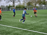 Training S.K.N.W.K. JO19-1 van donderdag 25 april 2024 (89/120)